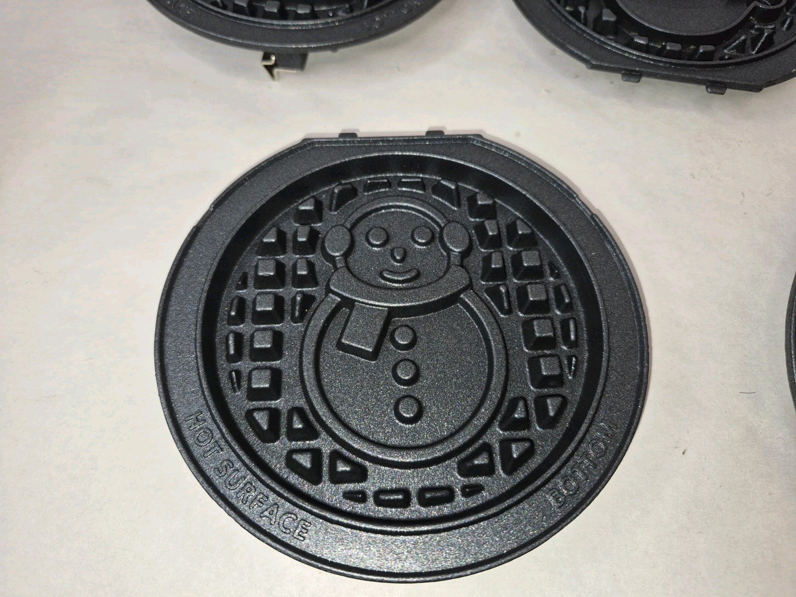 5 Dash Mini Removable Waffle Plates 4” Non-Stick W/ Case