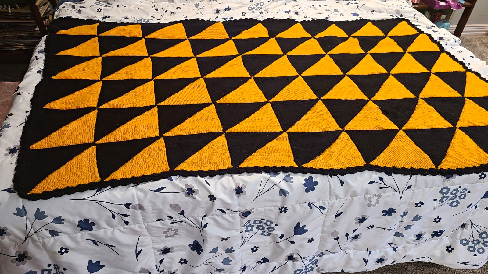 Black Yellow Geometric Knitted Acrylic Throw Blanket 50×72 in Rectangular