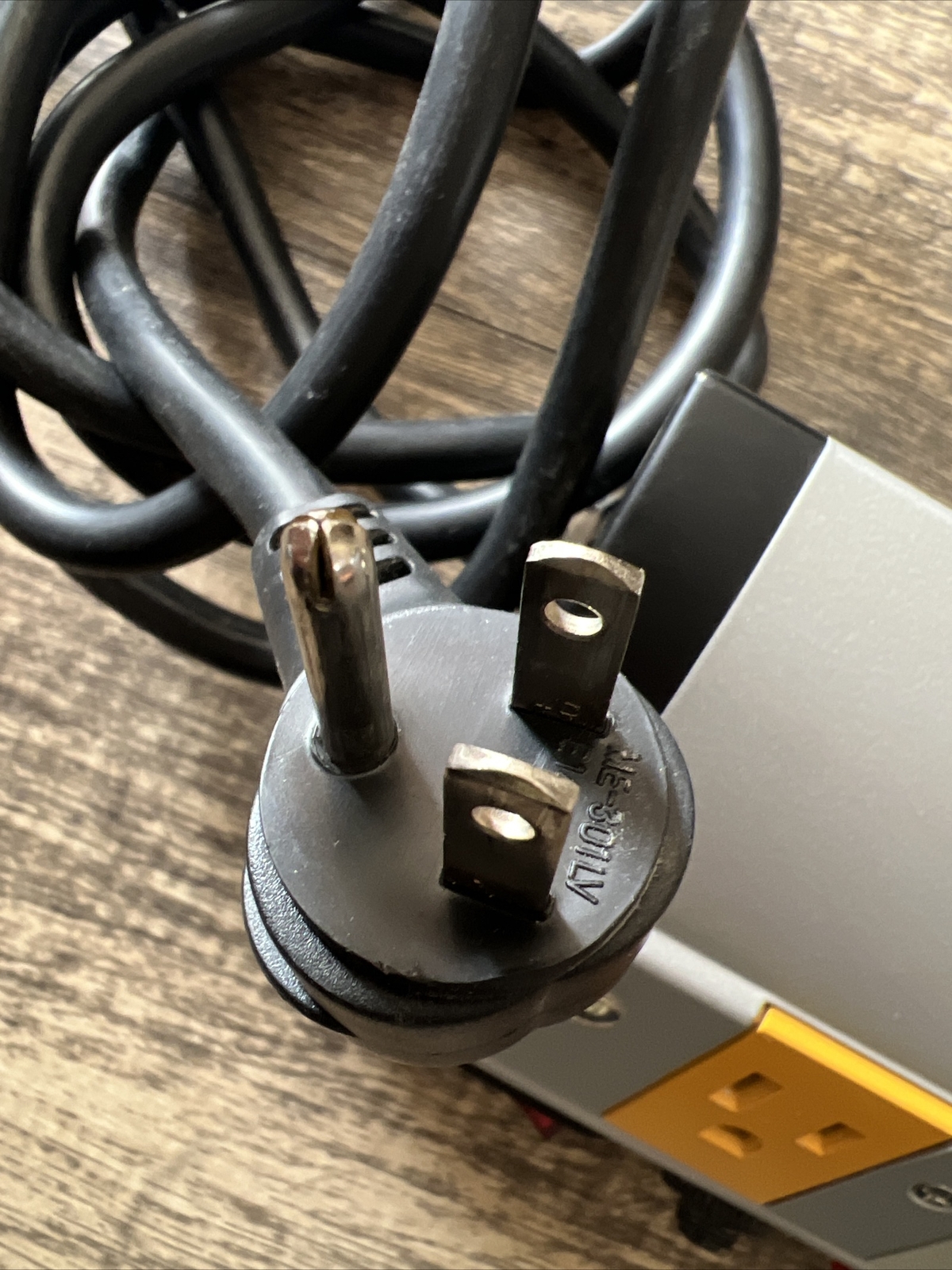 Psyclone – Power House Surge Protector Model:02-105-19MS-FCC Competition Grade