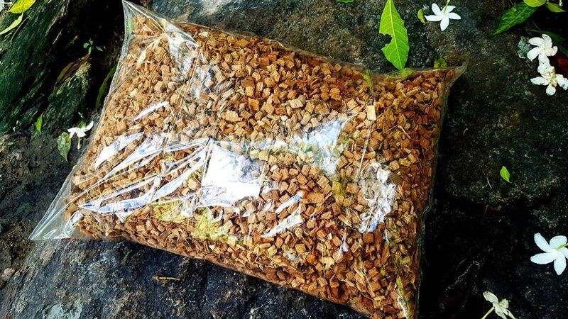 Coconut Husk dry chips 1Kg 100% natural Organic Fiber Orchids Anthurium Growing