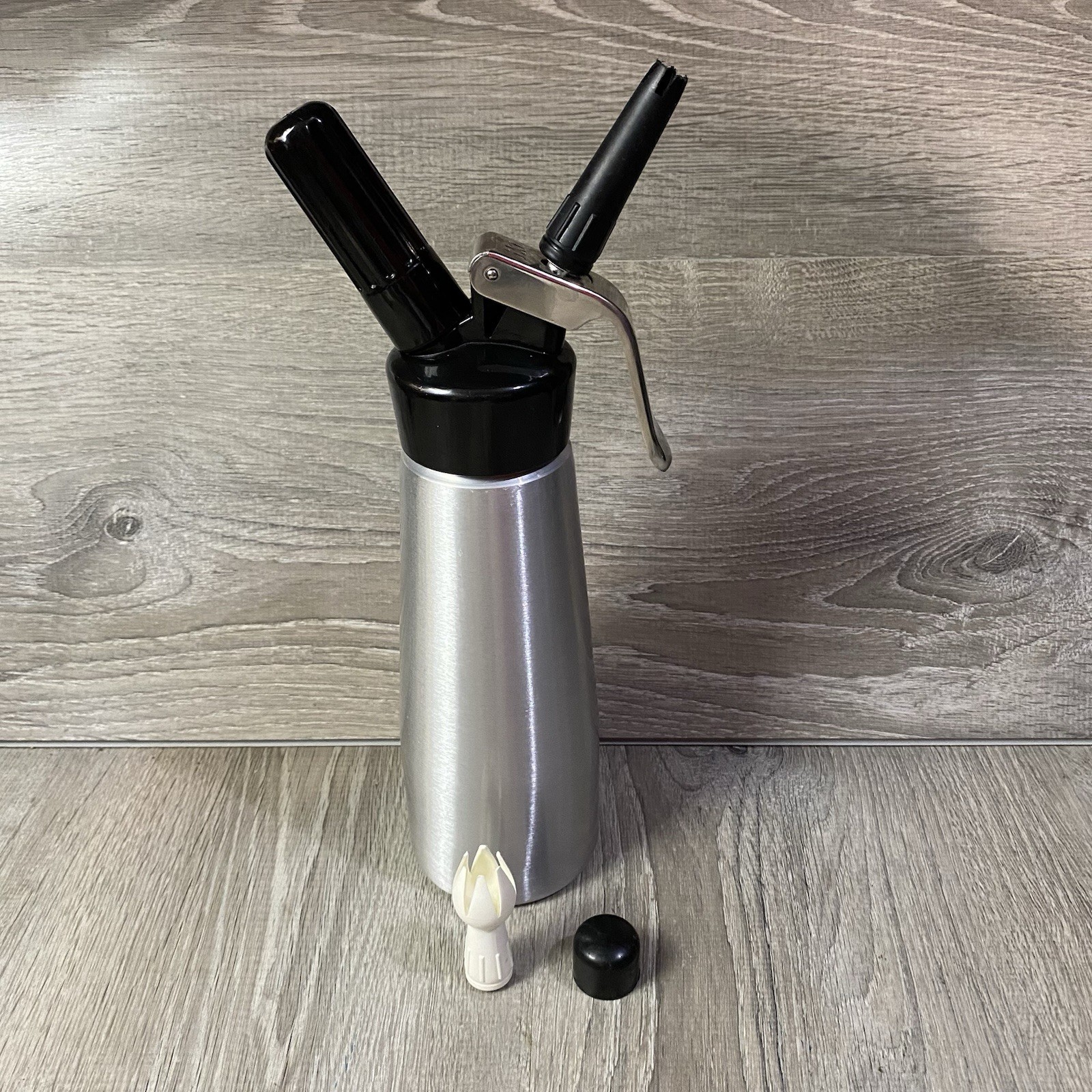 iSi Gourmet Whip Professional Stainless Steel 0.5 L (1 US Pint) With 2 Tips🔥