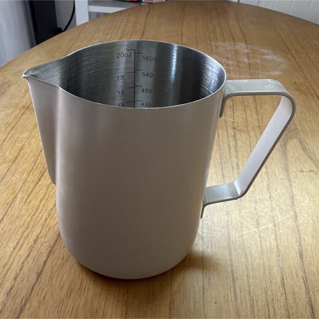 UBENKAKU Stainless Steel Liquid Measuring Cup w/ Handle, 20oz 580ml Beige