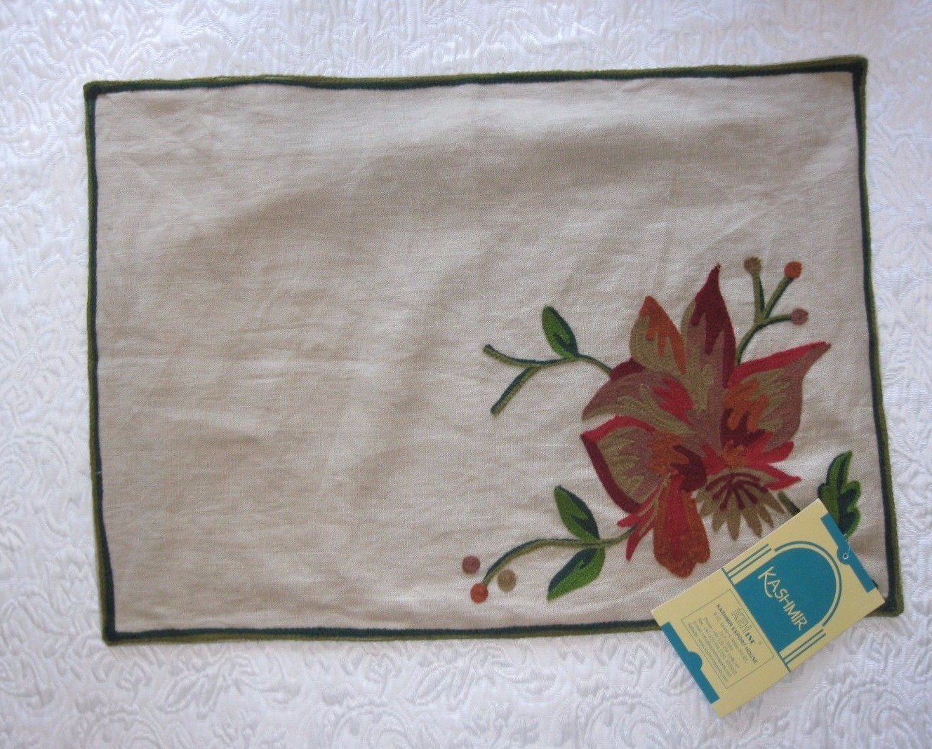 NWT ~ KASHMIR Red/Green Embroidery/Crewel Linen Placemat ~ 14″ x 20″