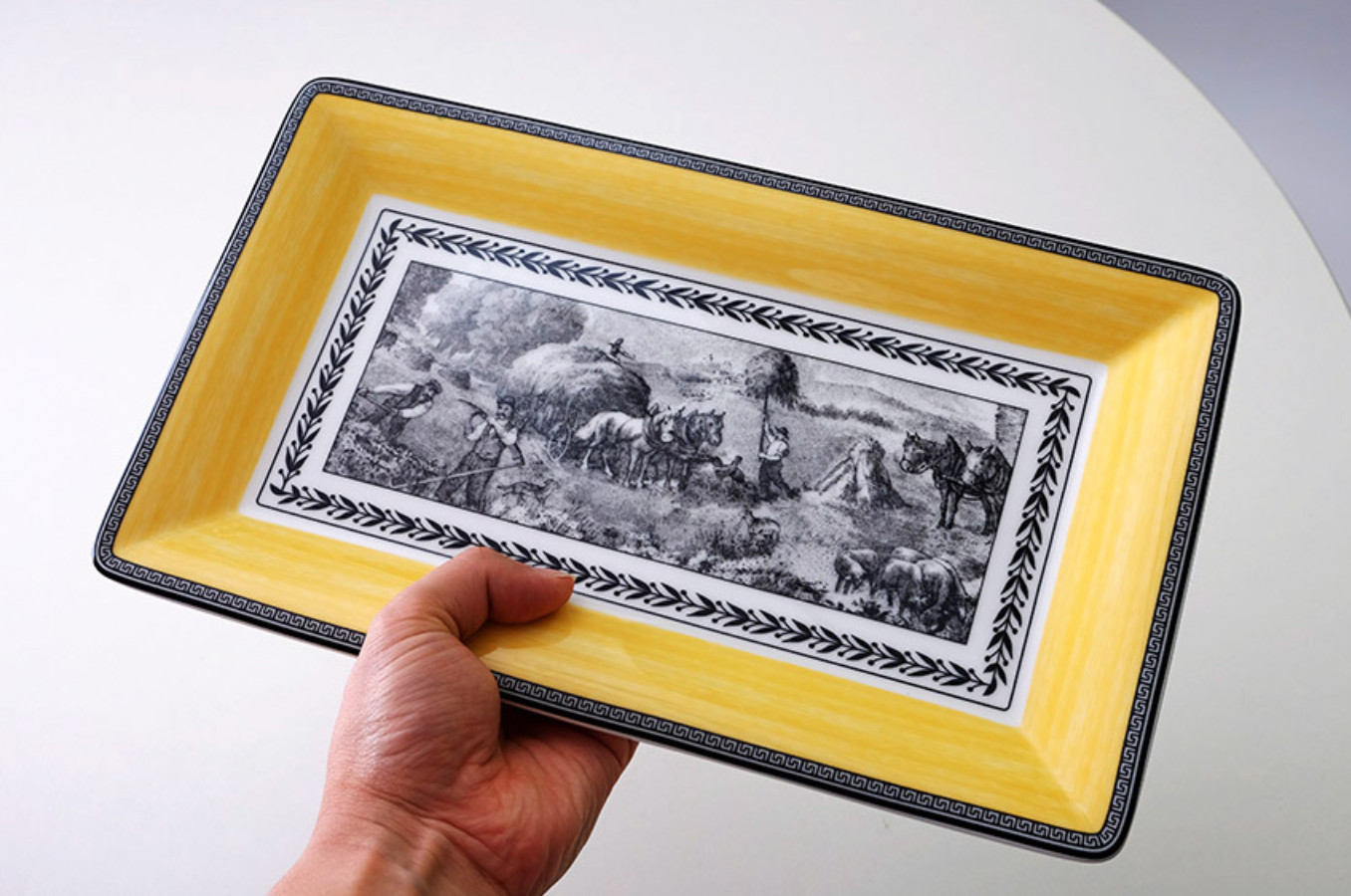 Villeroy & Boch Audun Chase Rectangular Plate 12.6 in