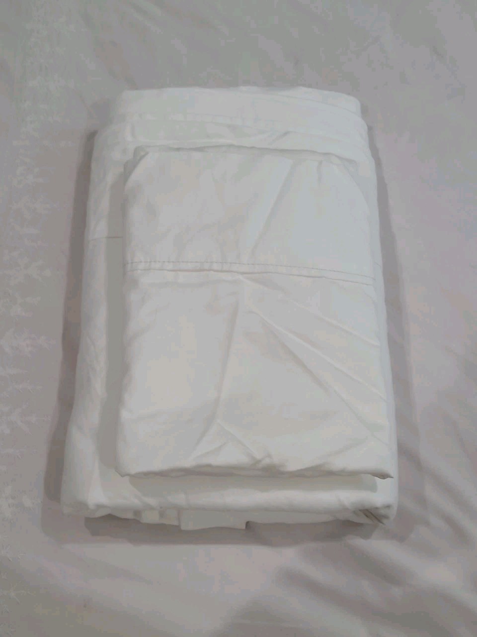 Versace Classic Collection Full/Queen Sz White Flat Sheet & 1 Pillowcase.