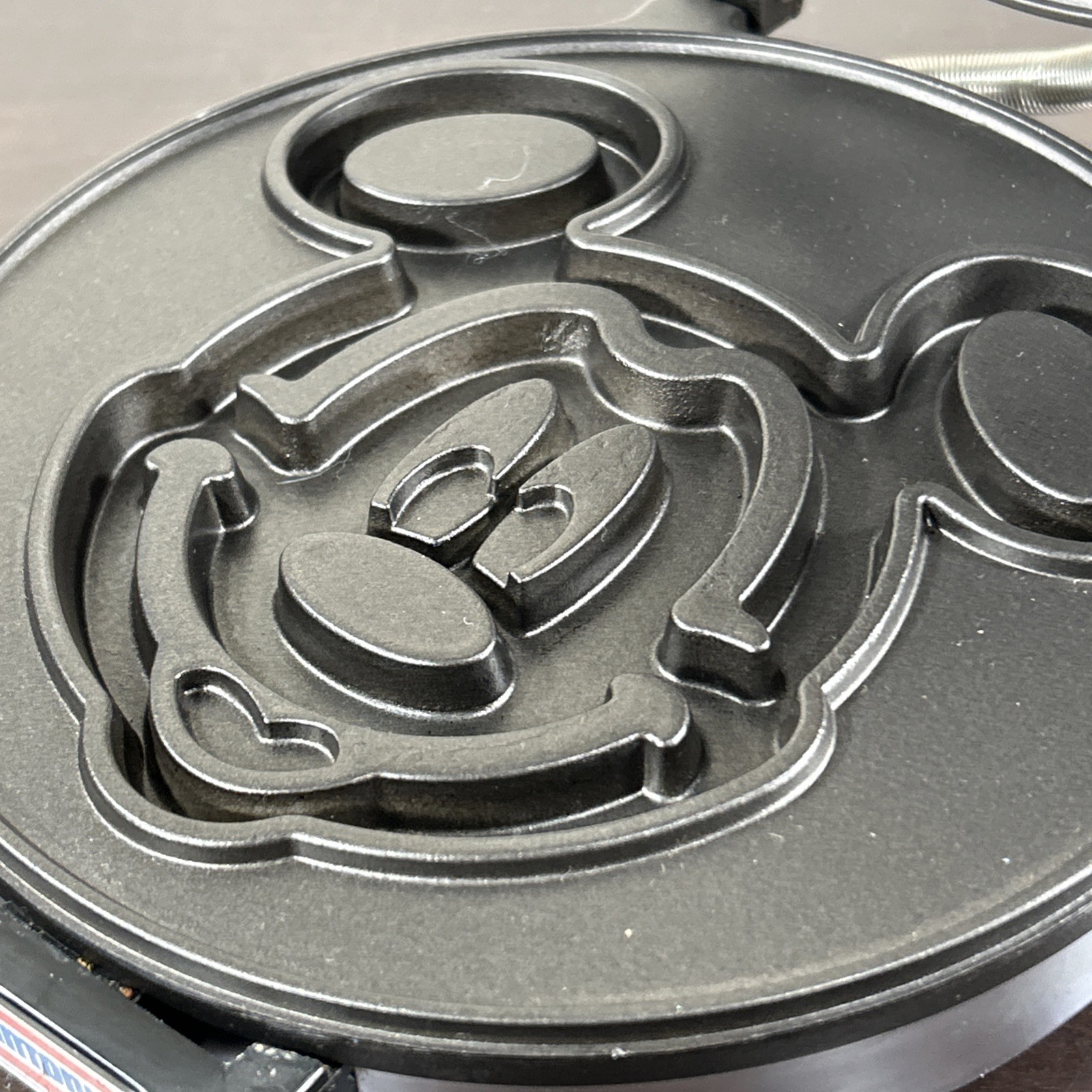Vitantonio 950 Mickey’s Waffler Maker Round Waffler 900W Walt Disney Tested