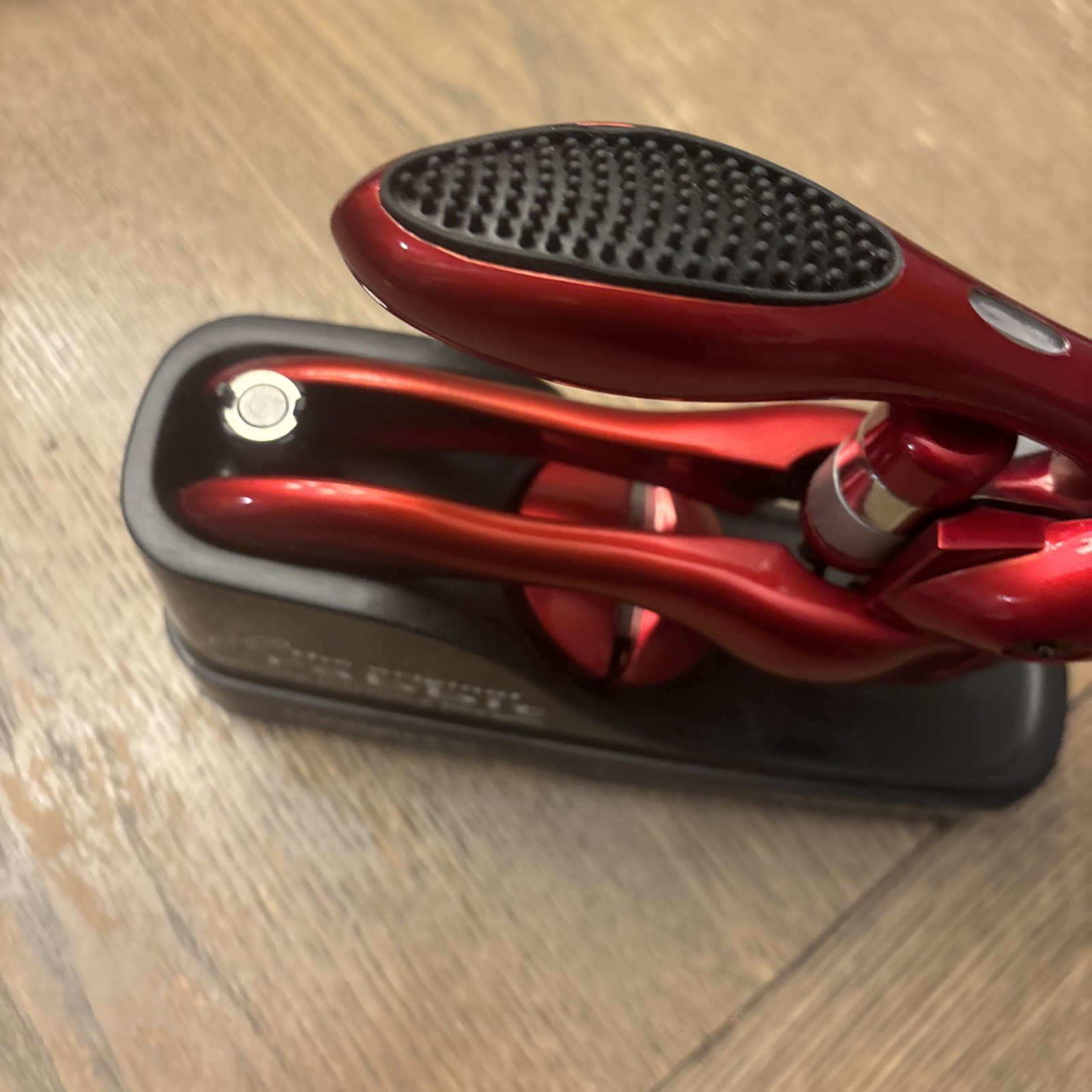 Metrokane Rabbit Candy Apple Red Lever Corkscrew Wine Bottle Opener Foil Cutter