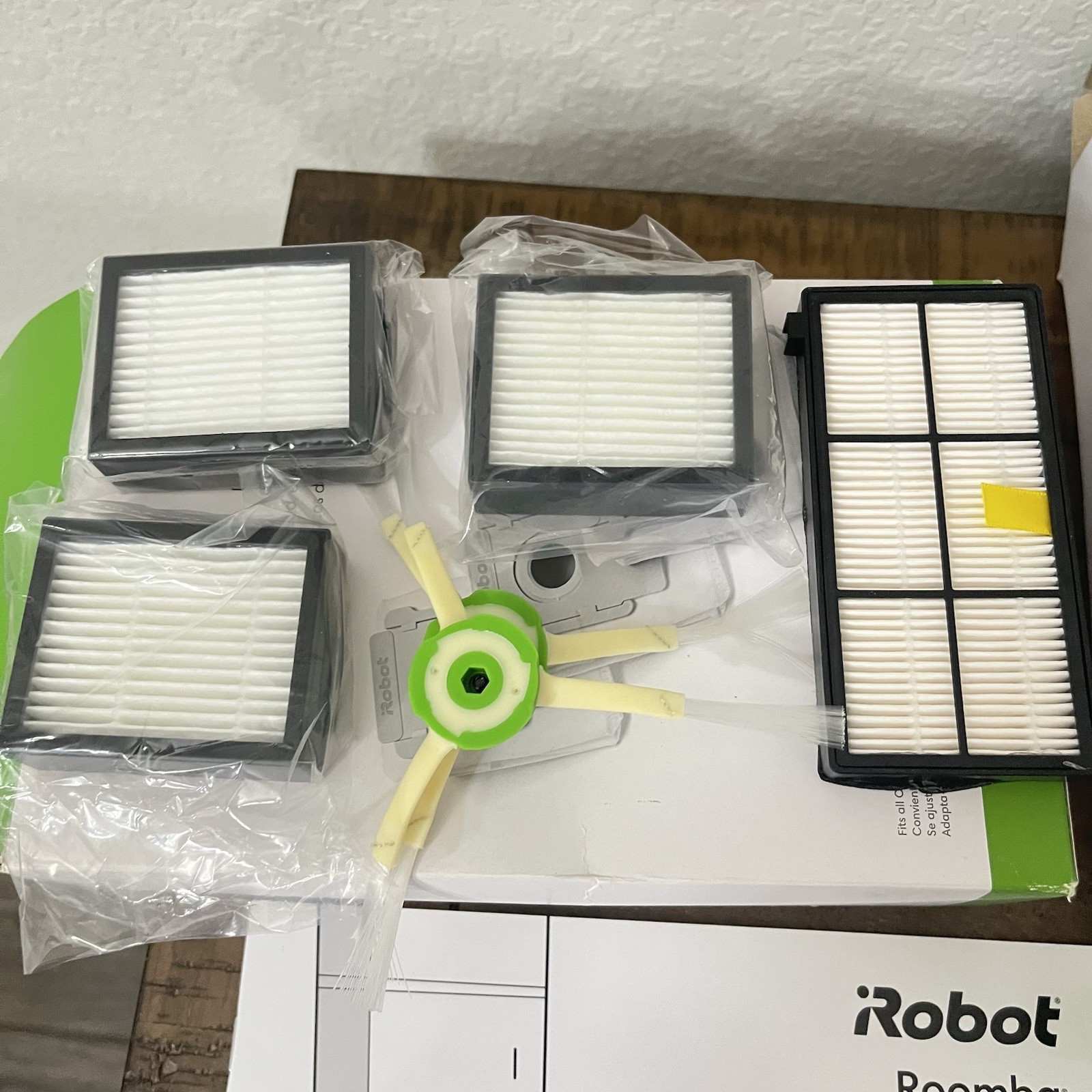 iRobot Roomba i3 Replenish Items: Brushes, Dust Filters, Power Plug, Bags,